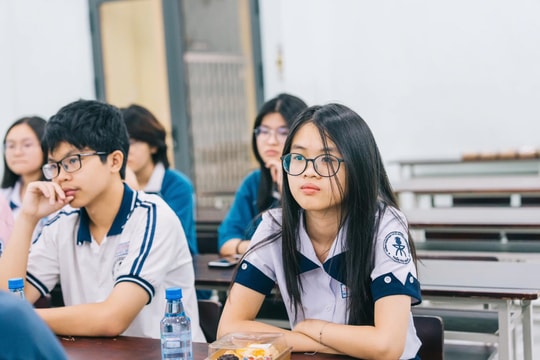 TP HCM nghiên cứu cấm học sinh sử dụng điện thoại trong trường học