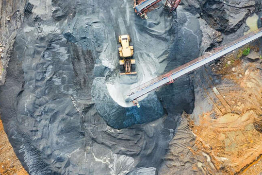 ‏Trung Quốc siết đất hiếm khiến Ford phải đóng cửa nhà máy‏