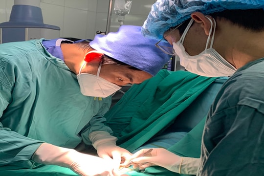 Bắc Ninh: Bé gái được phẫu thuật lấy khối tóc lớn ra khỏi dạ dày