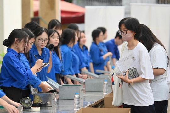 TP HCM kết thúc nhận hồ sơ nhập học lớp 10 công lập: Thí sinh trễ hạn sẽ bị loại khỏi danh sách trúng tuyển