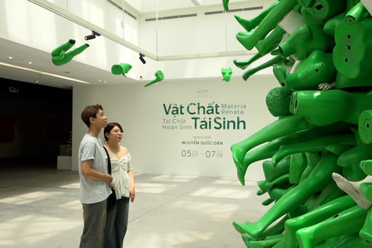 Vật liệu tái chế 'hồi sinh' trong không gian nghệ thuật đương đại