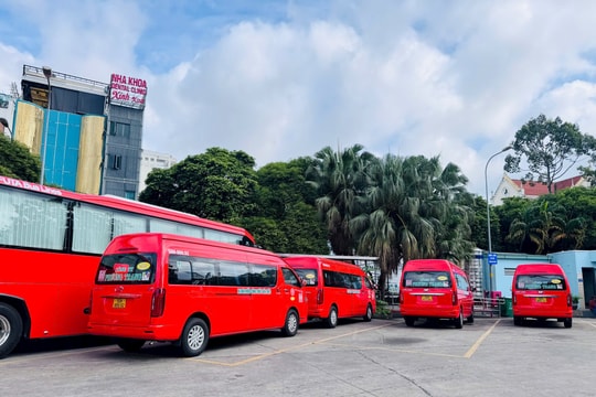 Sản lượng xe chở công chức từ Bình Dương, Bà Rịa - Vũng Tàu lên TP HCM làm việc tăng cao