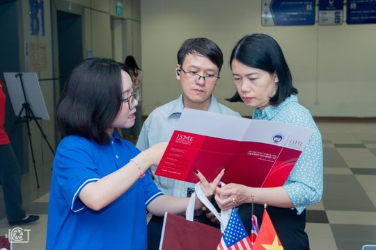 Hơn 300 thí sinh được tuyển thẳng vào Đại học Kinh tế Quốc dân năm 2025