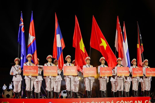 Thể thao gắn kết-Văn hóa tỏa sáng: Lễ khai mạc Giải bóng đá Công an, Cảnh sát các nước ASEAN mở rộng 2025 gây ấn tượng mạnh