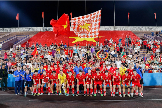 Liên đoàn Bóng đá châu Á ngợi khen thành tựu của bóng đá Việt Nam