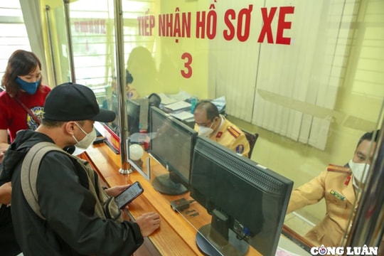 Hà Nội: Hướng dẫn chuyển quyền sở hữu điện tử phục vụ sang tên xe