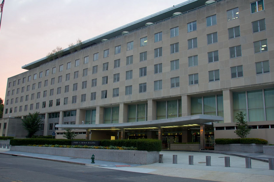 Bộ Ngoại giao Mỹ sa thải hơn 1.300 nhân viên