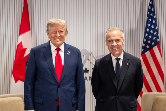 Tổng thống Mỹ thông báo sẽ áp thuế 35% với hàng hóa Canada