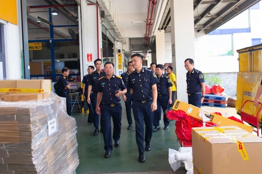 Từ 1/8, thu thuế VAT tự động với hàng nhập khẩu giá trị thấp qua chuyển phát nhanh