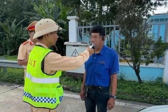 Xử phạt tài xế xe khách chở 45 người vi phạm nồng độ cồn kịch khung