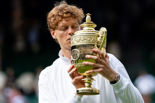 Sinner đăng quang Wimbledon 2025 sau chiến thắng thuyết phục trước Alcaraz