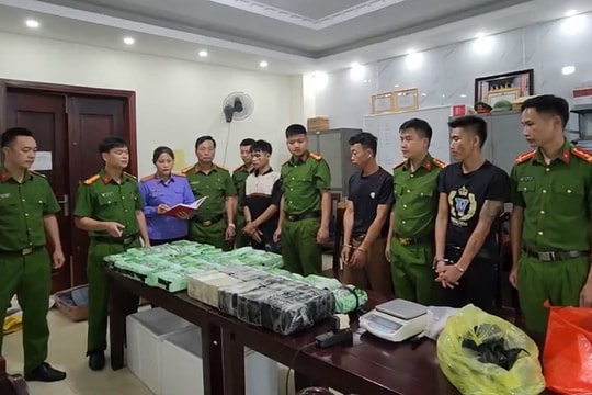 Nghệ An: Phá đường dây ma túy xuyên quốc gia, thu giữ 60 bánh hêrôin và 37kg ma túy đá