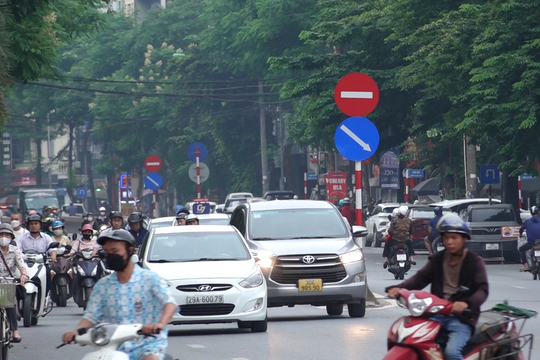 Lộ trình cấm xe xăng tại Hà Nội: Giải bài toán hạ tầng và hỗ trợ người dân