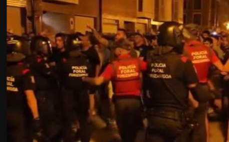 Bạo lực liên quan đến người di cư lan sang Tây Ban Nha, 10 người bị bắt giữ