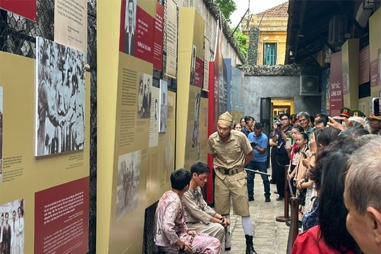 Trưng bày chuyên đề ‘Bút sắc, lòng son’ tôn vinh người chiến sĩ cộng sản
