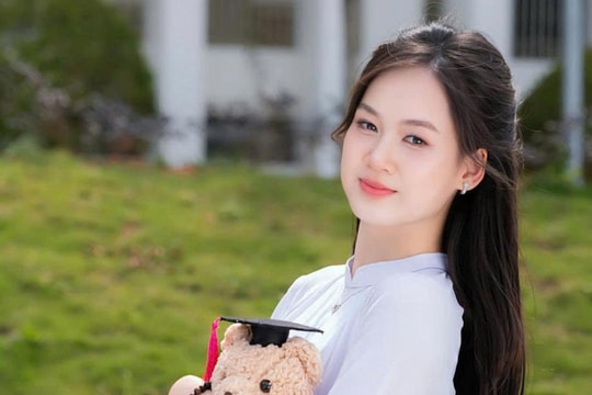 'Hot girl' Phú Thọ giành ngôi thủ khoa khối A00 toàn quốc với 3 điểm 10