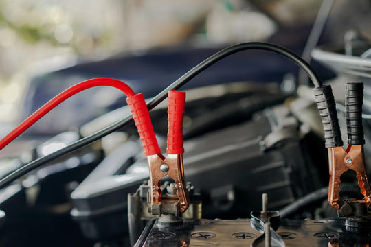 ‏Sau khi kích ắc quy, nên để xe nổ máy bao lâu là đủ?‏