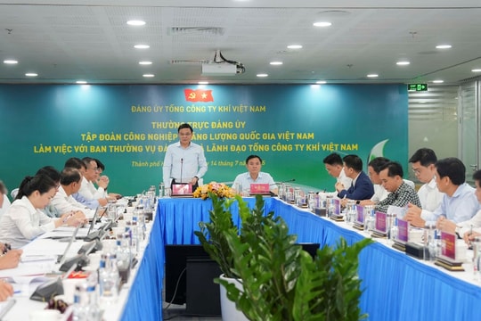 Thường trực Đảng ủy Petrovietnam làm việc với PV GAS: Quyết tâm hoàn thành kế hoạch quản trị 2025, hướng tới mục tiêu 2030