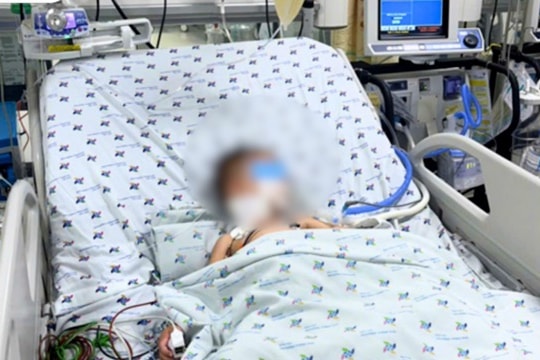 Cứu sống bé trai 23 tháng tuổi mắc tay chân miệng độ 3 nguy kịch, cận kề tử vong