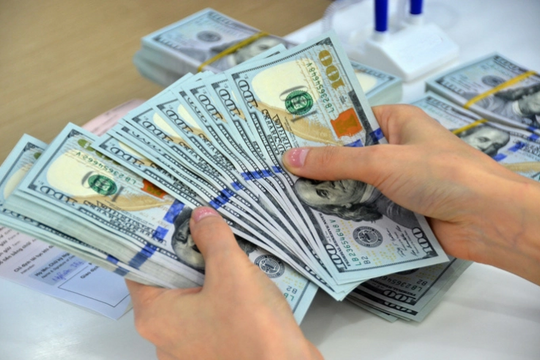 Tỷ giá USD hôm nay 16/7: Tỷ giá trung tâm tiếp tục lập đỉnh, USD "chợ đen" giảm nhẹ