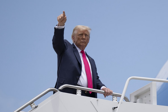 Ông Trump xác nhận Ukraine đã nhận Patriot, châu Âu chịu toàn bộ chi phí