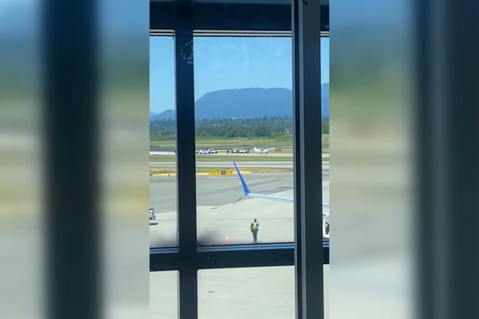 Không tặc đánh cắp máy bay ở Canada, sân bay náo loạn