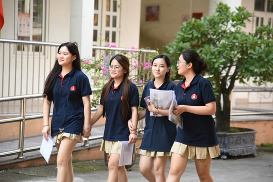 Lọc ảo lần 4: Điểm chuẩn đại học bất ngờ leo thang, nhiều ngành chạm đỉnh