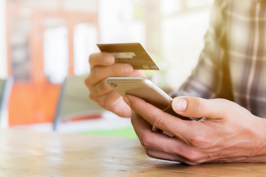 Từ 37% lên 73%: Phụ nữ tại các nước đang phát triển đã 'lật ngược thế cờ' tài chính