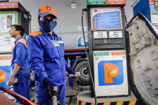 Giá xăng dầu hôm nay 18/7/2025: Giá xăng quay đầu giảm, xuống dưới 20.000 đồng/lít