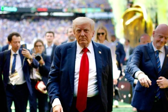 Tổng thống Donald Trump dọa áp thuế 10–15% với hơn 150 quốc gia còn lại