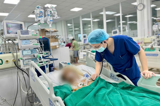 Uống gần 1 lít rượu/ngày trong 20 năm, người đàn ông suy gan, nhiễm trùng huyết nặng