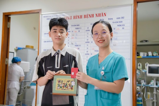 Vừa truyền hóa chất vừa ôn thi, nam sinh mắc ung thư máu đạt 28 điểm khối A00