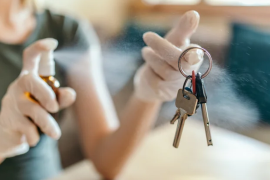 Chìa khóa xe ô tô bẩn hơn bạn nghĩ, đây là cách vệ sinh an toàn