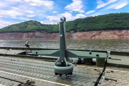 Trung Quốc ra mắt UAV mới có thiết kế như đuôi tên lửa