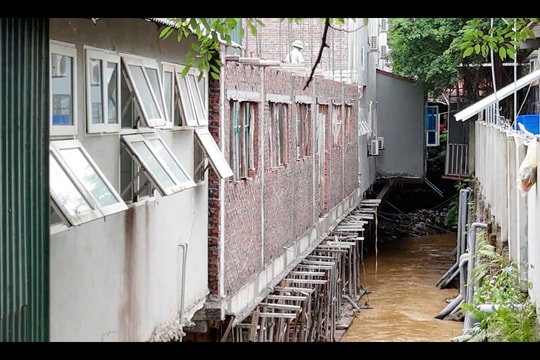 Phá dỡ công trình vi phạm về đất đai, xây dựng tại xã Thanh Thủy