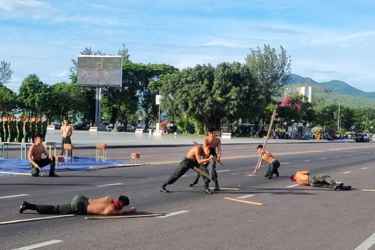 Gia Lai: Ấn tượng màn trình diễn võ thuật tại lễ ra quân tấn công, trấn áp tội phạm
