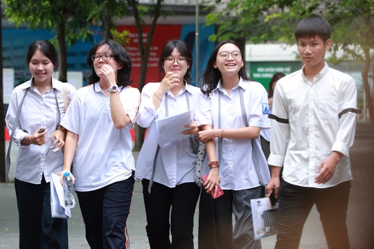 Sắp công bố ngưỡng đảm bảo đầu vào ngành sư phạm, sức khỏe