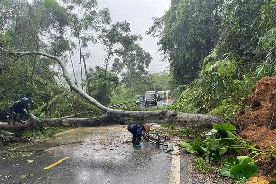 Bão số 3 vào đất liền: Bộ Xây dựng cảnh báo nguy cơ ngập úng, sạt lở diện rộng