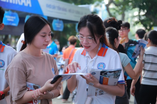 40 trường “mở cửa” điểm sàn xét tuyển đại học từ 12 điểm