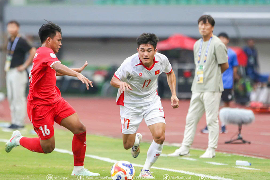 HLV Kim Sang Sik của U23 Việt Nam thận trọng về hành trình tiếp theo sau trận thắng U23 Lào