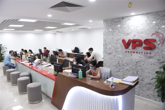 Lợi nhuận VPS quý II/2025 tăng mạnh nhờ tự doanh, mảng môi giới bị thu hẹp thị phần