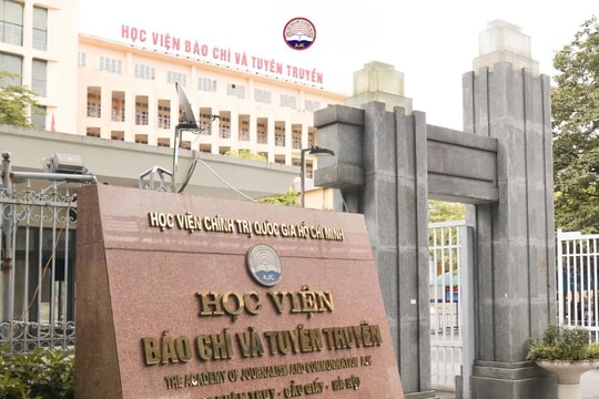 Điểm chuẩn Học viện Báo chí và Tuyên truyền 2025 vẫn ‘chót vót’ mặc dù xu hướng tinh giản ngành