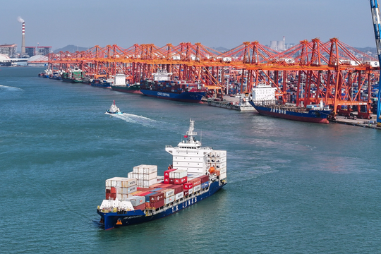 Xuất khẩu nam châm đất hiếm Trung Quốc bùng nổ sau “đình chiến” thương mại