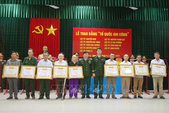 Truy tặng Bằng 'Tổ quốc ghi công' cho 9 liệt sỹ quê hương Quảng Trị
