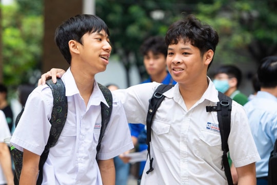 Ngành Y khoa, Răng Hàm Mặt có điểm sàn cao nhất 20,5 điểm; ngành Sư phạm từ 18–19 điểm