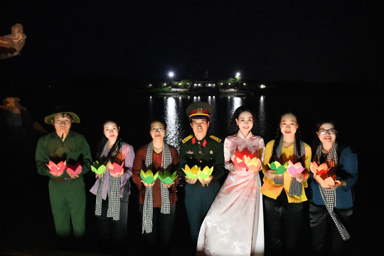 'Sao Mai' Khánh Ly ra mắt MV 'Còn mãi với non sông' kỷ niệm ngày 27/7