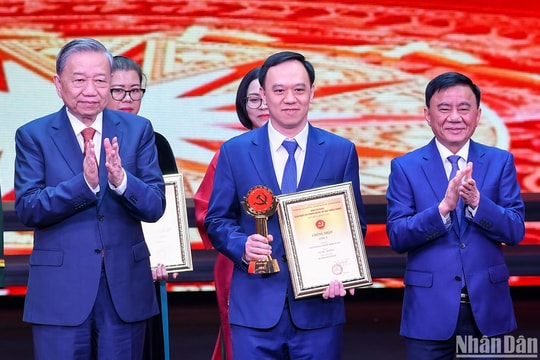 Báo Nhân Dân dùng câu chuyện thực tế, đa phương tiện để chính sách đi vào lòng dân