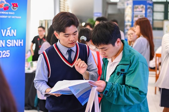 Học viện Ngoại giao “chốt” điểm sàn khối C00 vọt lên 25 điểm