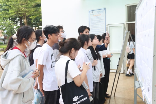 Điểm sàn đại học tại TP HCM: Mức chênh lệch rõ nét, từ “ngưỡng cửa” 15 đến “vượt đỉnh” 25