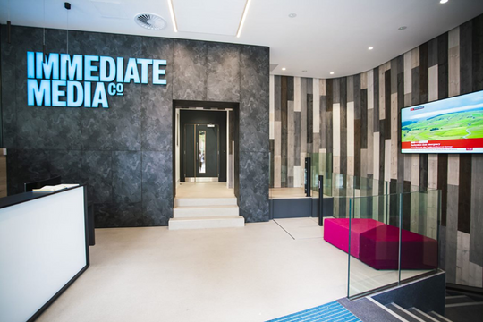 Trước cơn lốc AI, tạp chí Anh vẫn sống khỏe nhờ sáng tạo trong chuyển đổi số